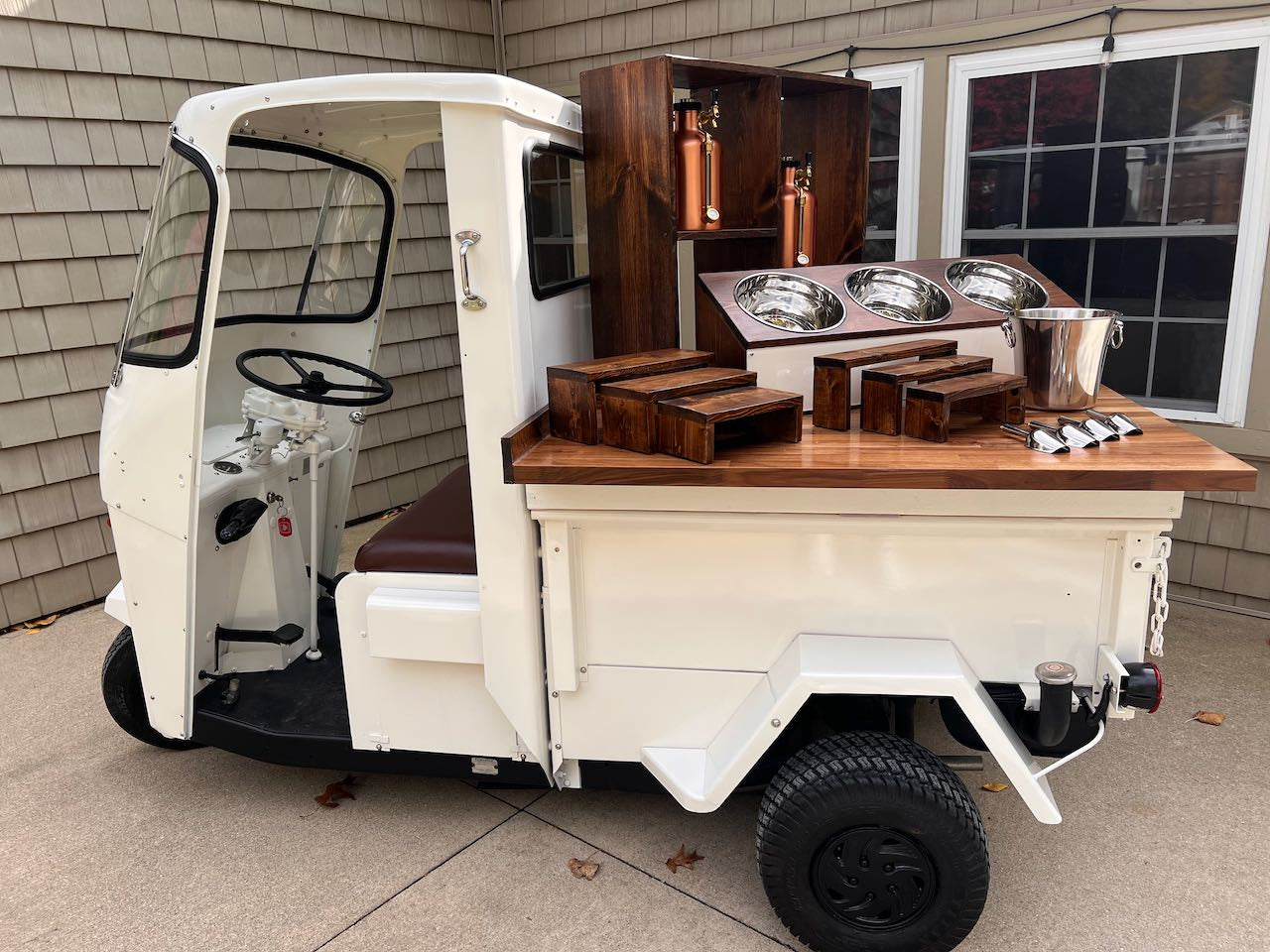 Reserve Blanche Toledo's 1st Tap Truck - Toledo Mobile Bar Rental